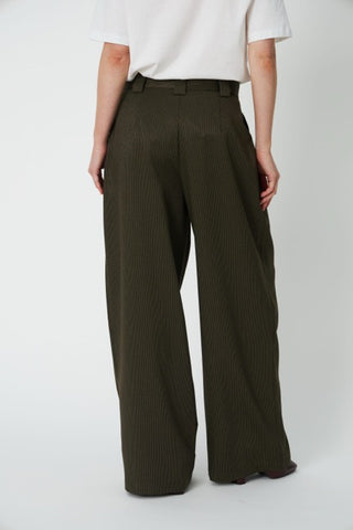 Broek Mid Waisted Loose Suiting Pants Army